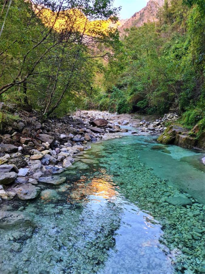 Incantevole Casa Sul Fiume, Relax E Natura Ai Piedi Della Alpi Apuane มาสซา ภายนอก รูปภาพ